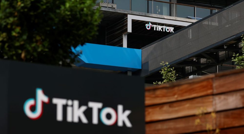 The U.S. head office of TikTok is shown in Culver City, California, U.S., September 15, 2020.   REUTERS/Mike Blake - RC28ZI91M8UJ
